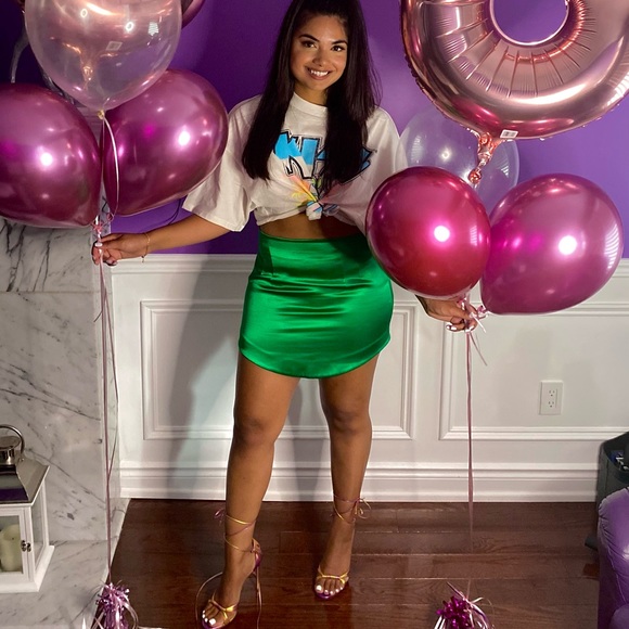 Meet your Posher, Farah - Picture 1 of 1